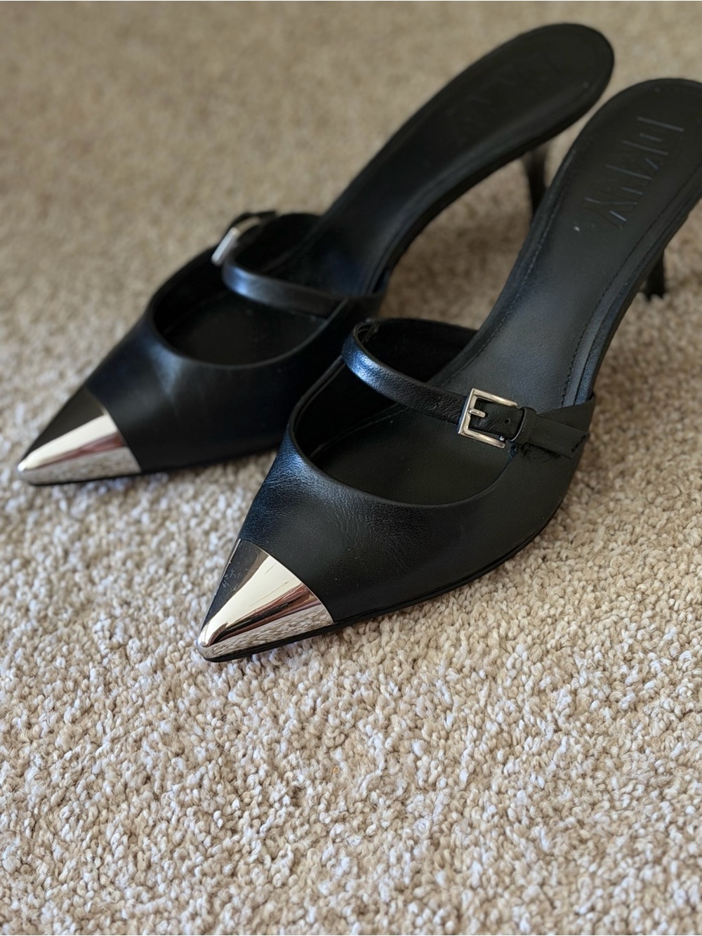 DKNY Black Leather Pointed Toe Heels with Silver Cap Toe – Like New
